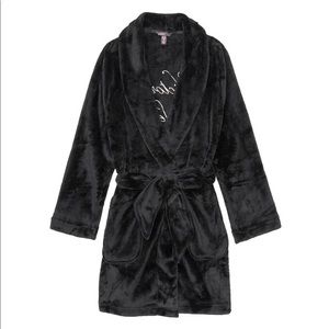NWT Victoria Secret cozy plush black Robe
